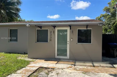 2330 NW 13th St 0 1