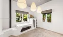 296 Ocean Blvd Photo