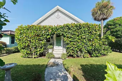 629 N Lakeside Drive 1
