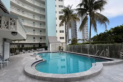3250 NE 28TH Street #406 1