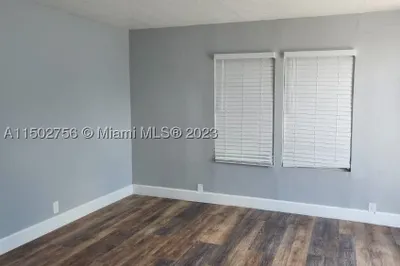 11243 NW Flagler 1