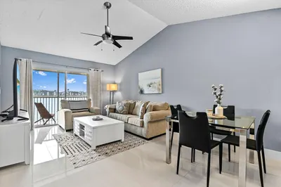 5530 Lakeside Drive #203 1