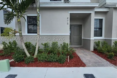 475 NE 15th St 1