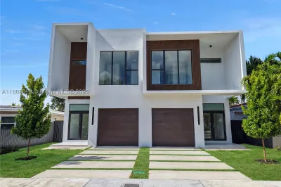 2839 SW 25 St 1