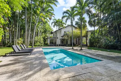 900 NW 7th Street Road 1