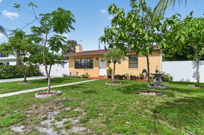 5826 Churchill Court 1
