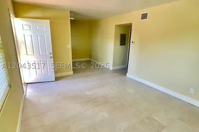 2301 NE 6th Ave #204 1