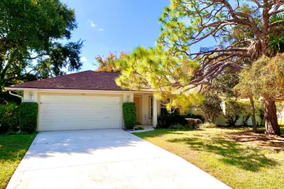 371 Evergreen Avenue 1