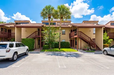 1303 Lakeview Drive E 1