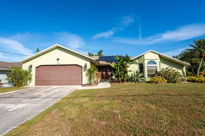 381 SW Lucero Drive 1