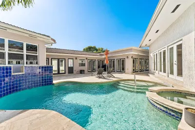 461 NW 35th Street 1