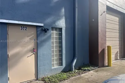 20200 NW 2nd Ave #C2 1