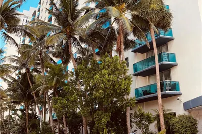 4001 S Ocean Dr #4E 1