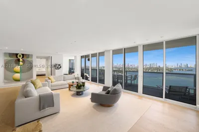 1900 Sunset Harbour Dr #2102/04/06 1