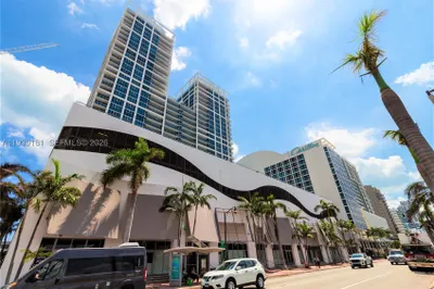 6899 Collins Ave #1509 1