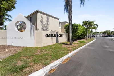 4550 SW 68th Ct Cir #51-8 1