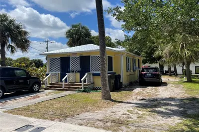 922 SE Bayou Avenue 1