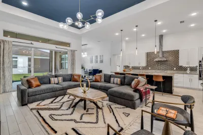 6365 Esprit Way 1