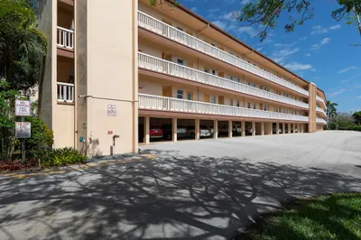 6701 Cypress Road #114 1