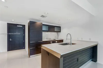 200 Biscayne Boulevard Way #3713 1