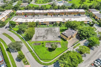 2600 NW 60th Ter 1