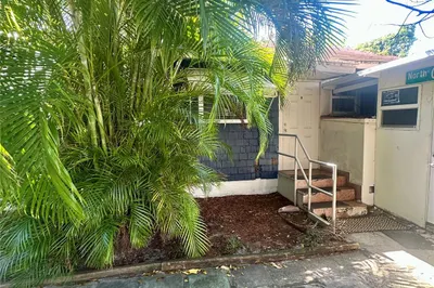 43 SE 10th Ter 1
