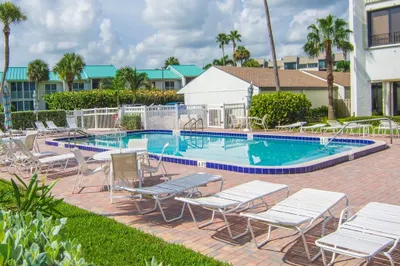 2400 S OCEAN Drive #4121 1