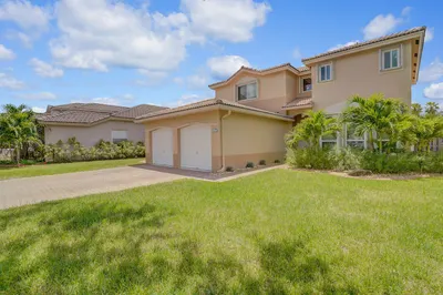 317 E Garden Cove Circle 1