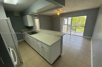 4519 Treehouse Ln #H 1