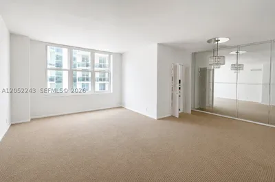 4747 Collins Ave #708 1
