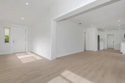 546 NW 5th Avenue 1