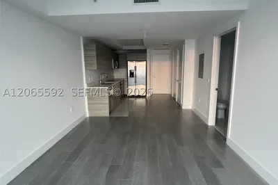 121 NE 34th St #1810 1