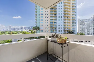 2501 Brickell Avenue #903 1