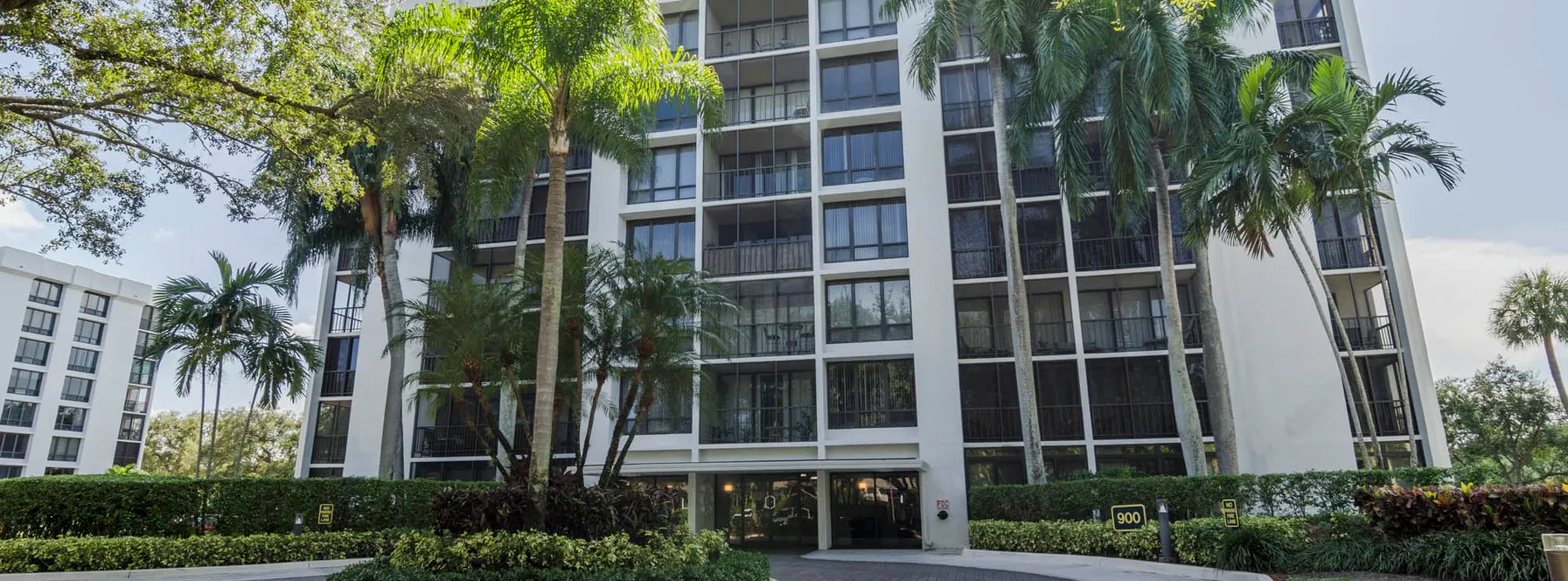 Just Listed | Lovely in Lakewood | 7835 Lakeside Boulevard #986