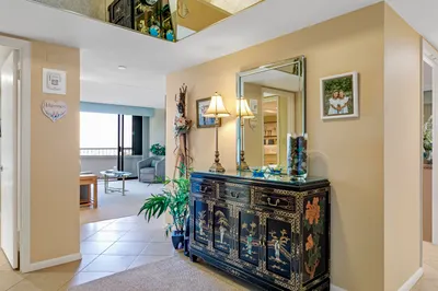 5070 N Ocean Drive #10c 1