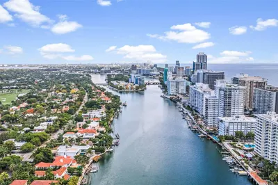 5500 Collins Ave #503 1