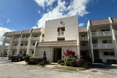 6890 Royal Palm Blvd #208H 1