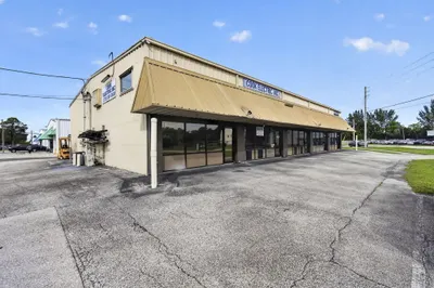 4248 SE Commerce Avenue 1
