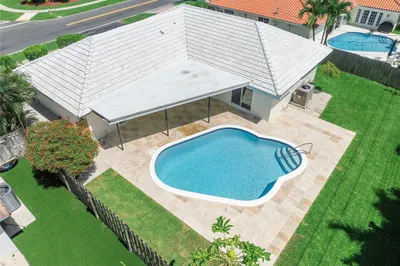 400 SW 9th Avenue 1