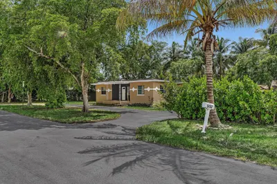 4400 W Broward Boulevard 1