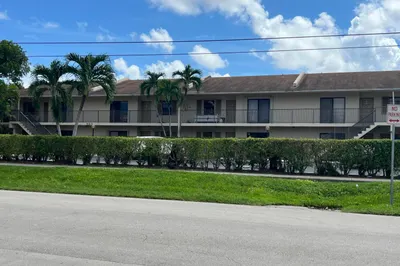 960 NW 45th Street #B-6 1