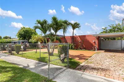 1211 NW 179th St 1