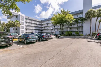 1402 NW 80th Ave #207 1