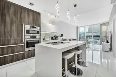 851 NE 1st Ave #806 1