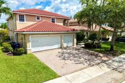 11927 NW 47th St 1