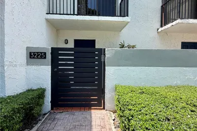 3225 Bird Ave #IV3 1