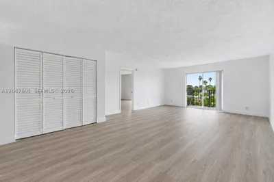 2520 N Andrews Ave #305 1