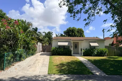 827 Franklin Road 1