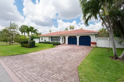 ? Clark-7621 West Lake Dr-019