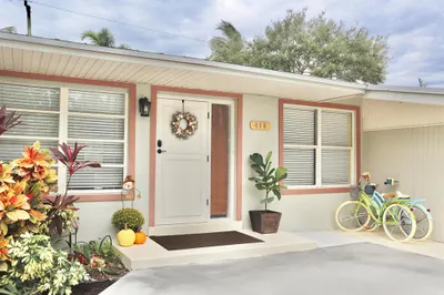 418 Tequesta Drive 1